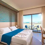 Oasis - Adults Only 3*