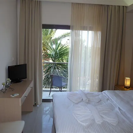 Oasis - Adults Only 3*